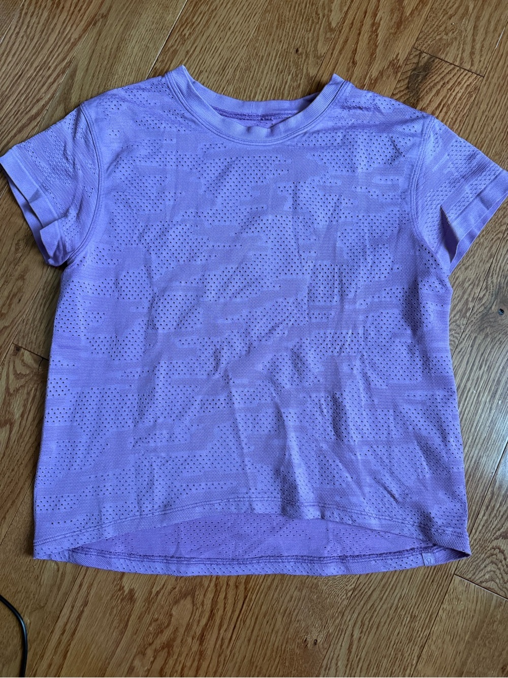Lululemon train to be short sleeve shirt